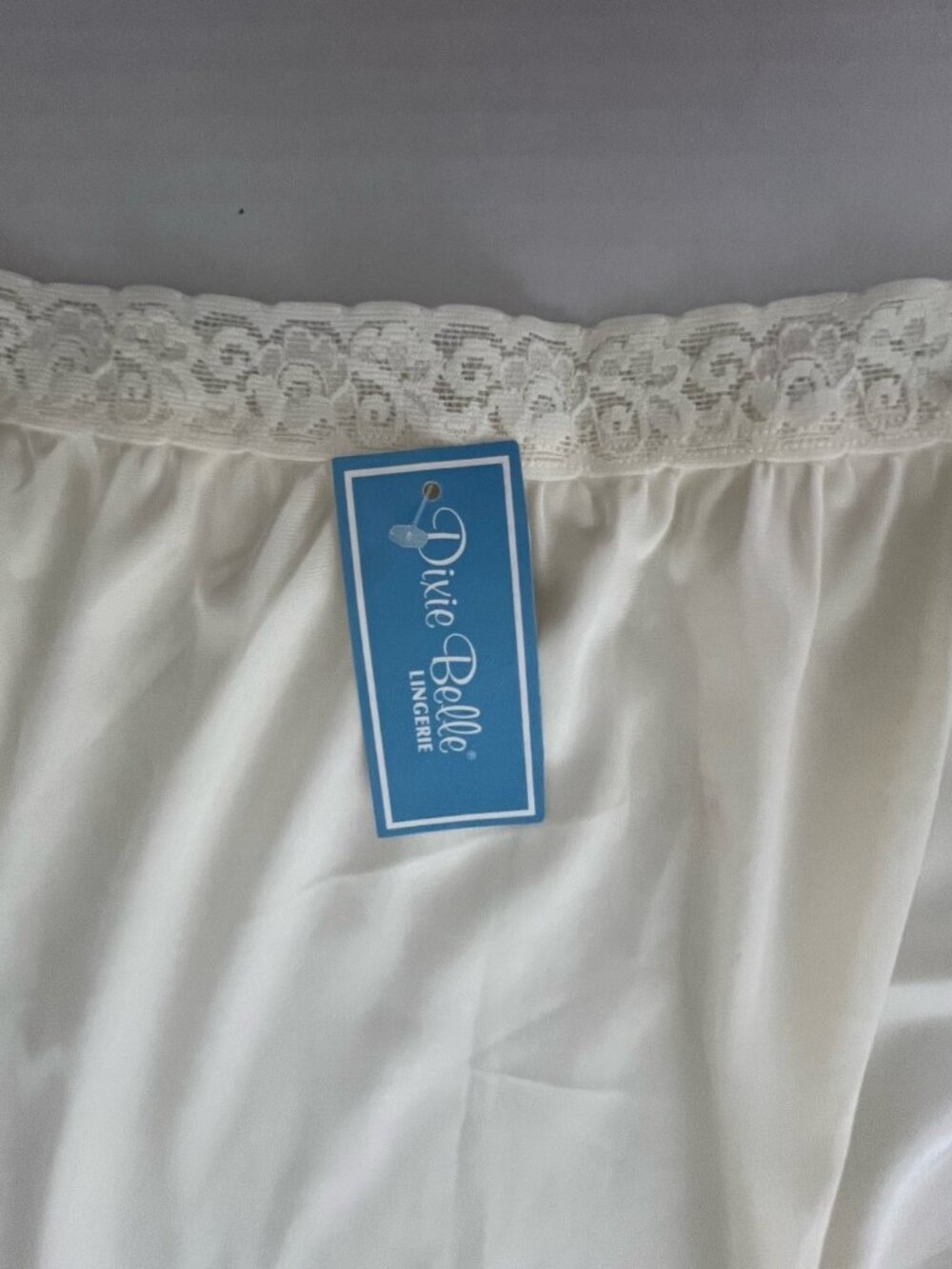 Vintage Dixie Belle Women's 1X Half Slip Ivory Stretch Lace Waistband 6513 NWT - Picture 2 of 4